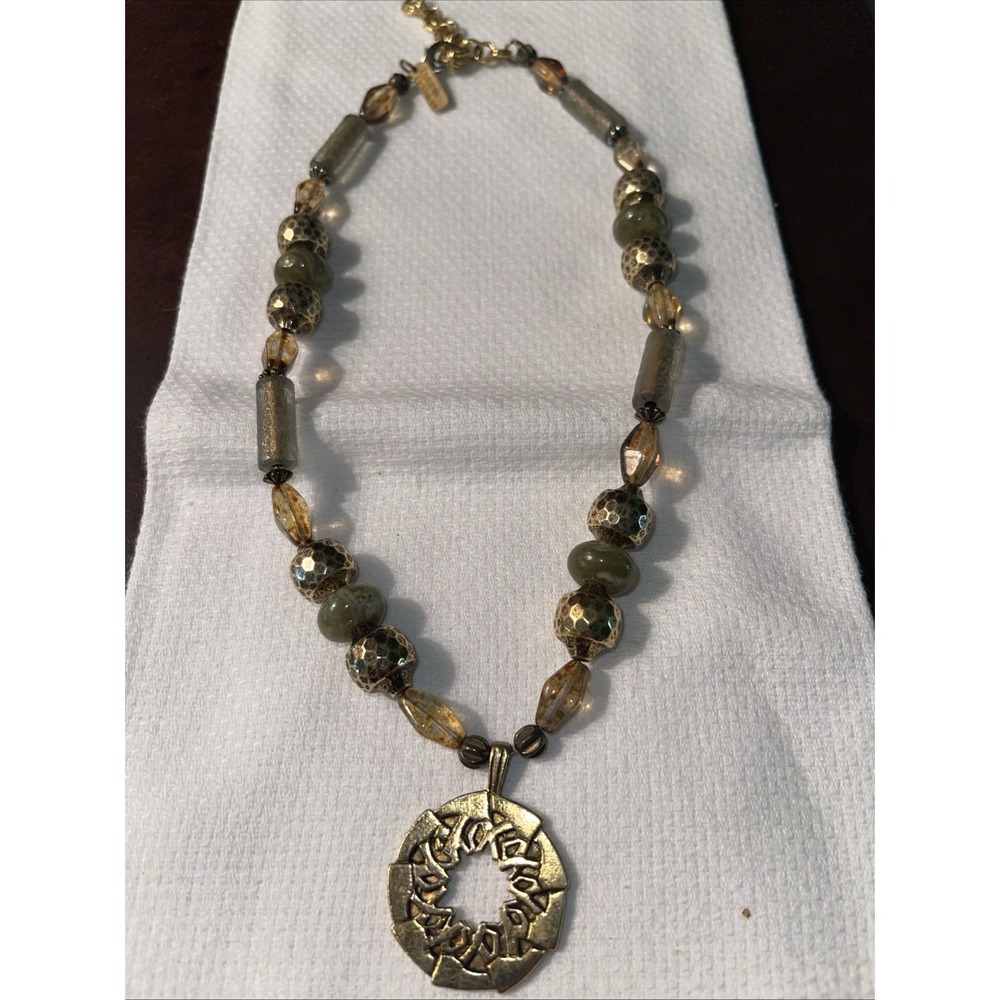 Vintage LONNIE LOVNESS Necklace‎ Gold Green Beads 16"